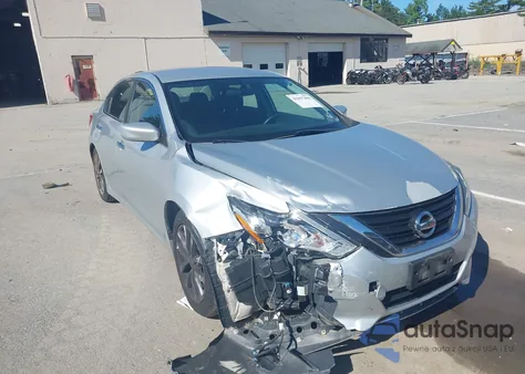 2017 Nissan Altima 2.5 Sv z USA, uszkodzony, nr VIN 1N4AL3AP3HC177036